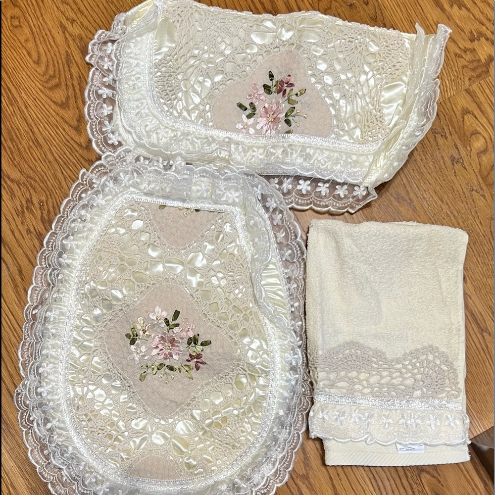 Hand made bathroom set never used
